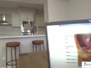 Brattymilf - prick hrepenenje milf jennifer beli pomaga pastorek s a pelvic izpit