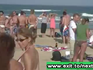 Παραλία πάρτι με μεθυσμένος/η Καυτά επόμενος πόρτα κορίτσια βίντεο