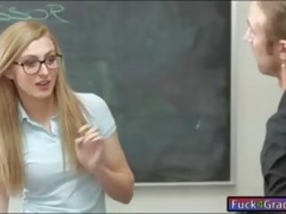 Pekné blondýna násťročné dievča alexa milosť fucked v the trieda