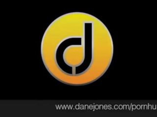 Danejones مدهش امرأة سمراء في الحب