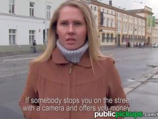Mofos - quente euro loira fica escolhido para cima em o rua