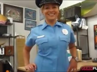 Grande tetas polícia oficial fica dela cona fodido por penhor homem