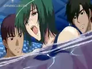 Drie geil studs neuken een schattig anime onder water-
