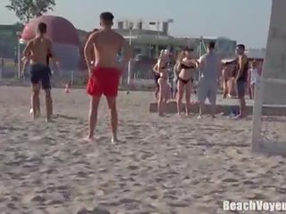 Sexy bikini latina teenageralter groß arsch flip-flops