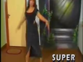 Pakistanietiškas bigboobs teta daro mujra šokis į etapas šou