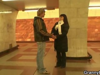 Guy picks up busty mature lady in metro
